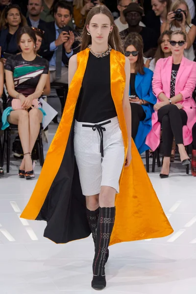 Look 50
